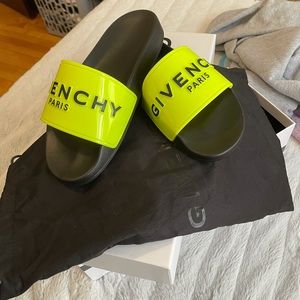 Givenchy Slides 🥵